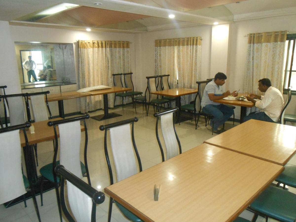 Pooja International Nashik Hotel Exterior foto