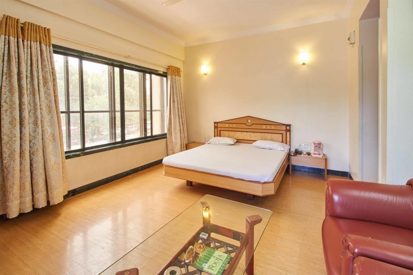 Pooja International Nashik Hotel Exterior foto