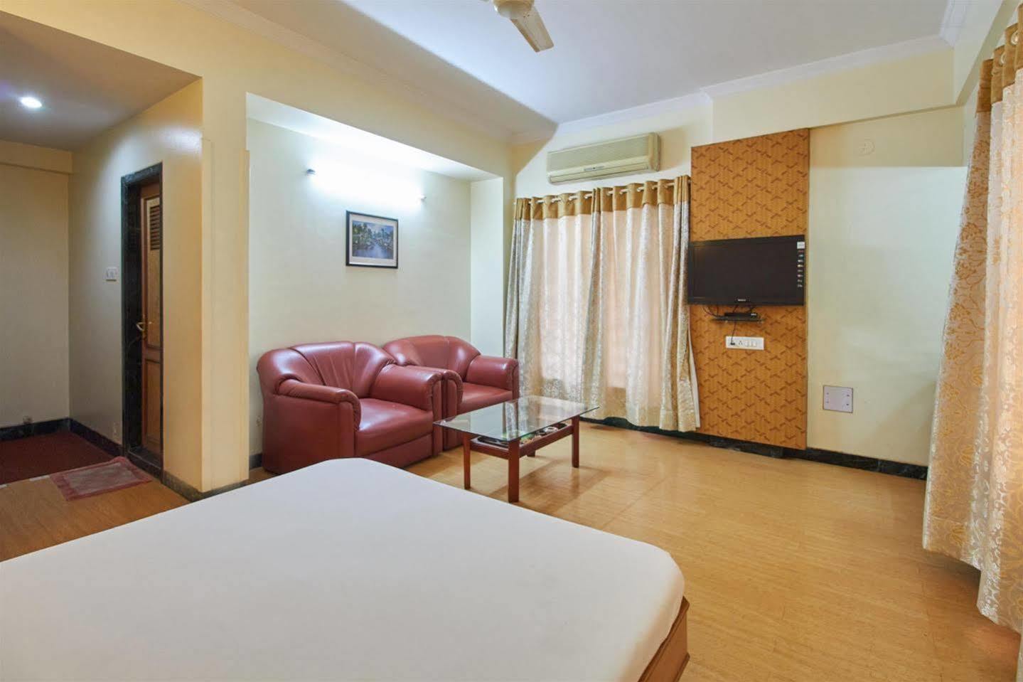 Pooja International Nashik Hotel Exterior foto